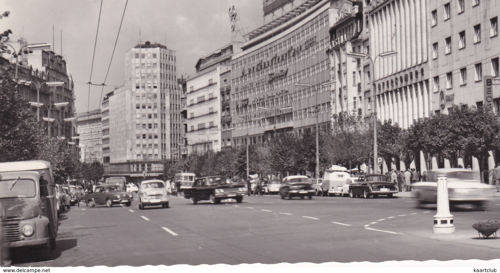 Beograd: ZASTAVA 620 B TRUCK, 1300, RENAULT DAUPHINE, FORD FAIRLANE, FIAT 1100, CHRYSLER NEW YORKER '56, TRAM,VW T-BUS - Toerisme