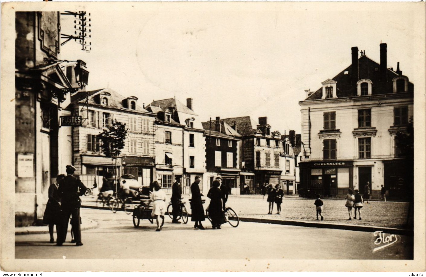 CPA THOUARS (Deux-Sevres) - Place St-Medard (297478) - Thouars