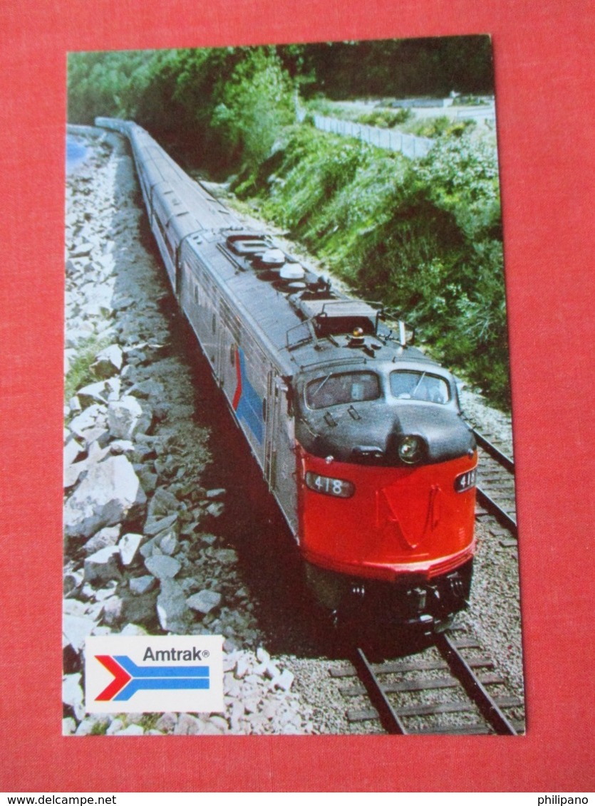 Amtrak's Modern Train  Ref 3632 - Trains