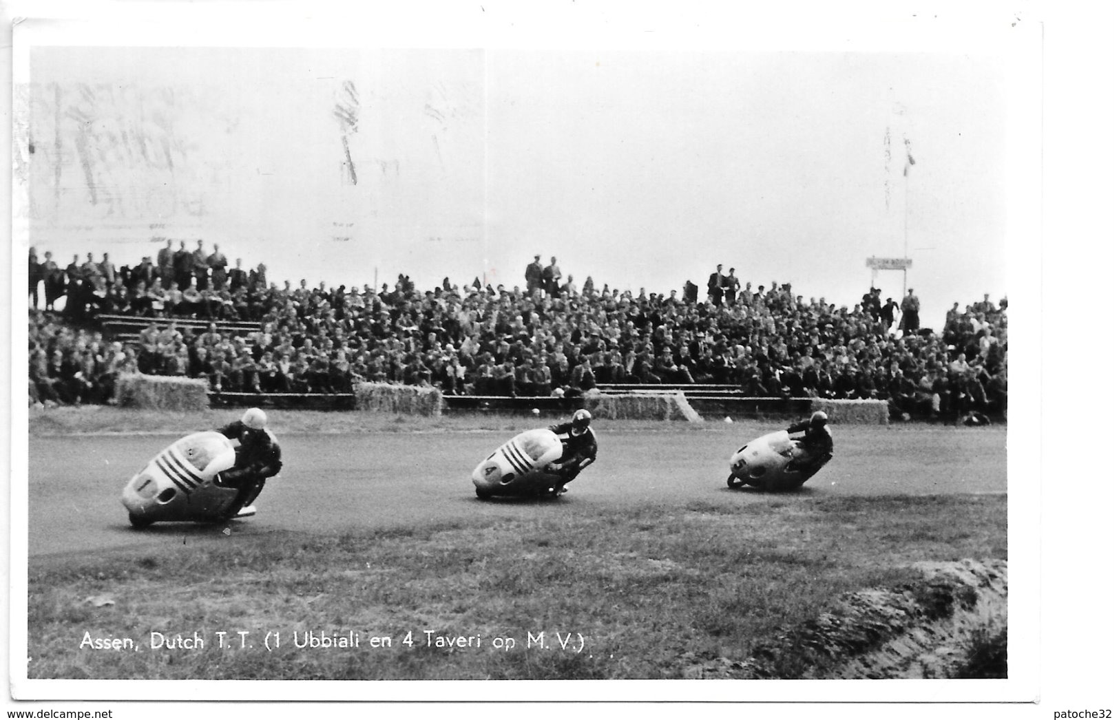 Carte-photo...Assen...Dutch T.T ...(en 1 Ubbiali En 4 Taveri Sur M.V.)...animée ...1957.... - Sport Moto