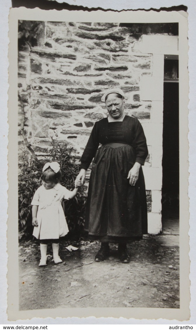 Photo Originale Femme Bretonne Coiffe Avec Jeune Enfant Folklore Costume Traditionnel Bretagne - Personnes Anonymes