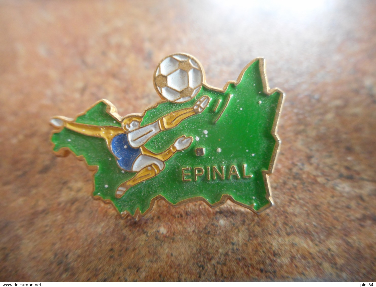 A042 -- Pin's Foot Epinal -- Exclusif Sur Delcampe - Football