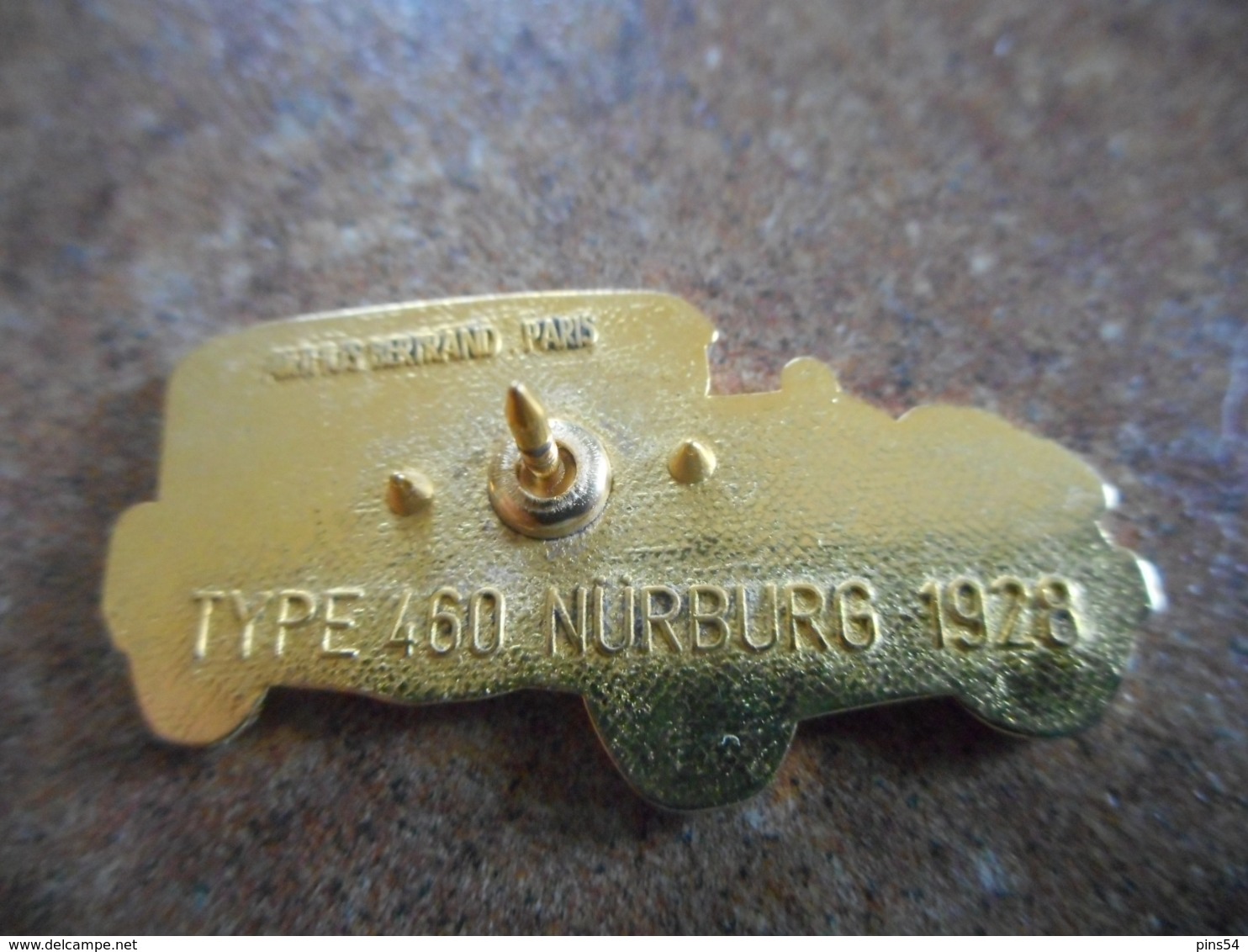 A044 -- Pin's Arthus Bertrand Mercedes Type 460 Nurburg 1928 - Mercedes