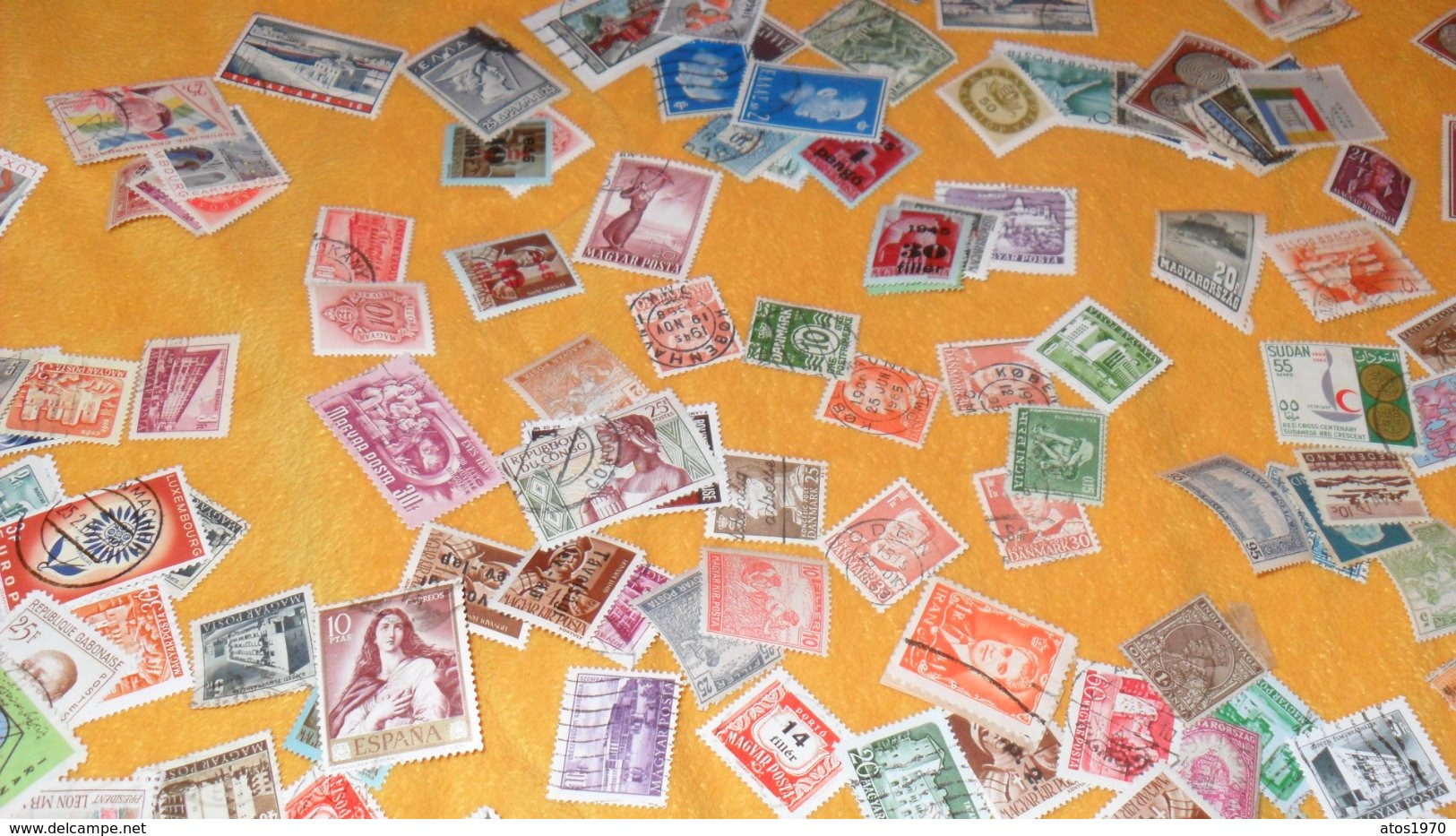 LOT + CENTAINES DE TIMBRES A TRIER DONT CERTAINS NEUFS DIVERS TOUS PAYS PAYS BAS, ROYAUME UNI, COLOMBIE, ITALIE, AFRIQ