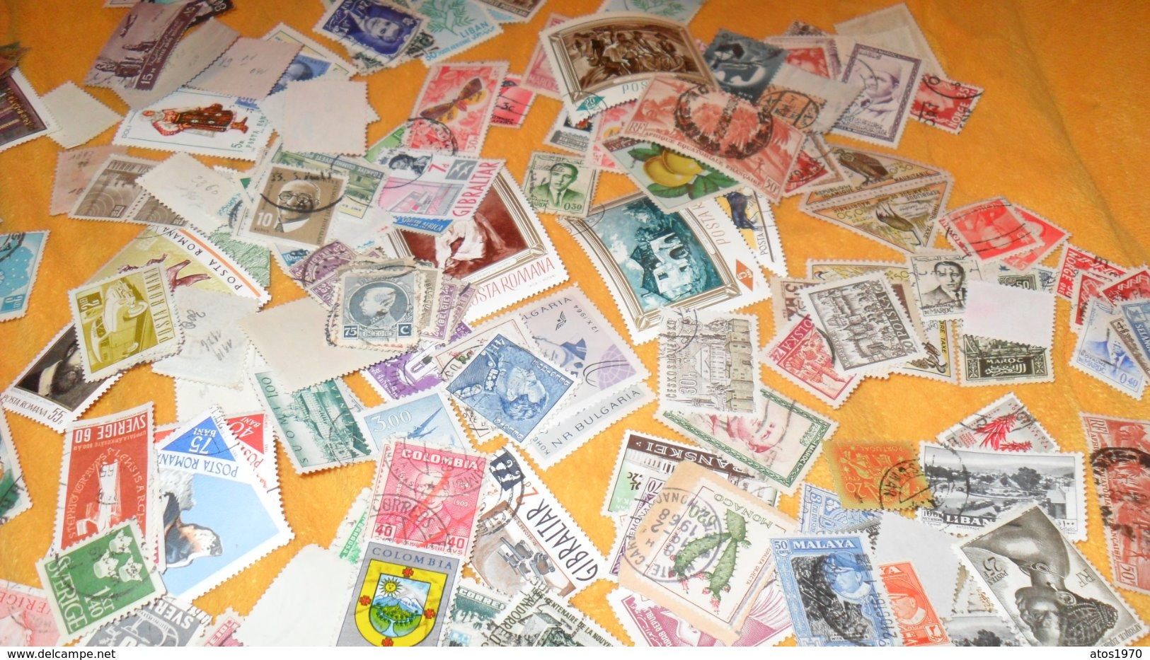 LOT + CENTAINES DE TIMBRES A TRIER DONT CERTAINS NEUFS DIVERS TOUS PAYS PAYS BAS, ROYAUME UNI, COLOMBIE, ITALIE, AFRIQ