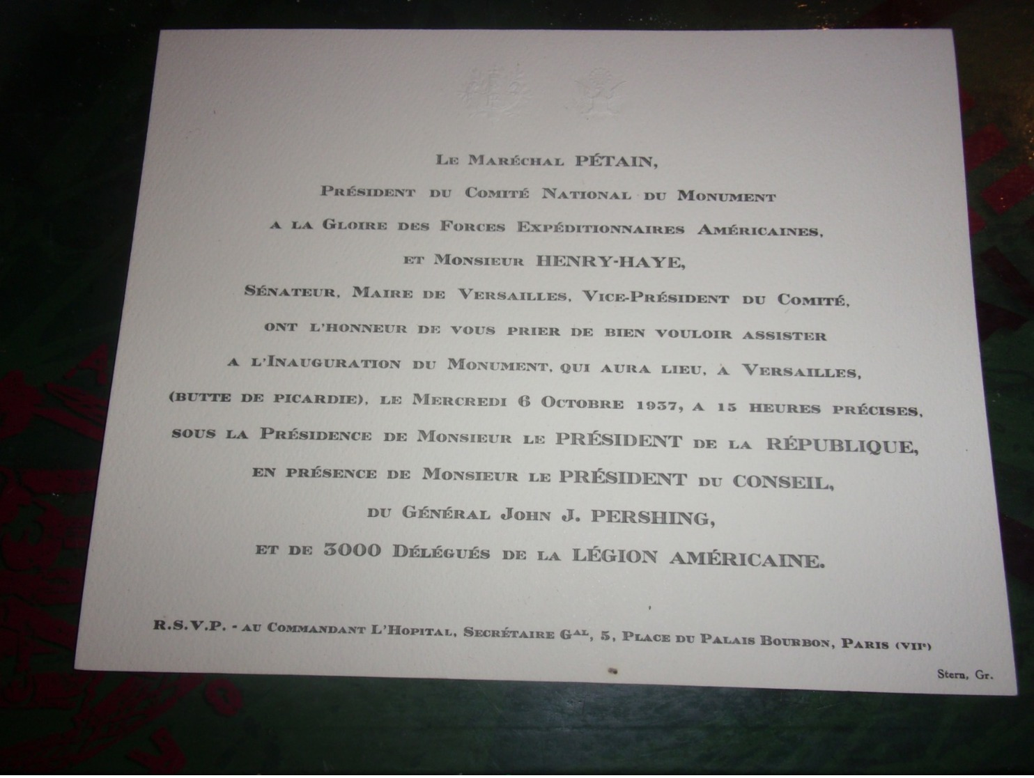 WWII RARE 1937 LE MARECHAL PETAIN CARTON INAUGURATION MONUMENT VERSAILLES HENRY LAYE / PERSHING/ LEGION AMERICAINE - 1939-45