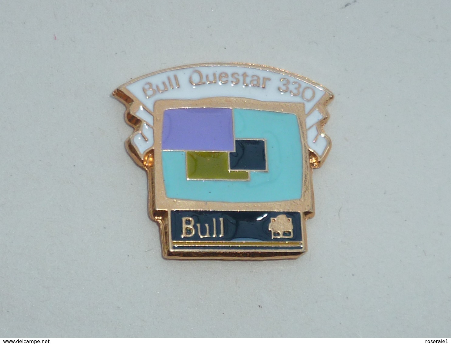Pin's BULL QUESTAR 330 - Informatique