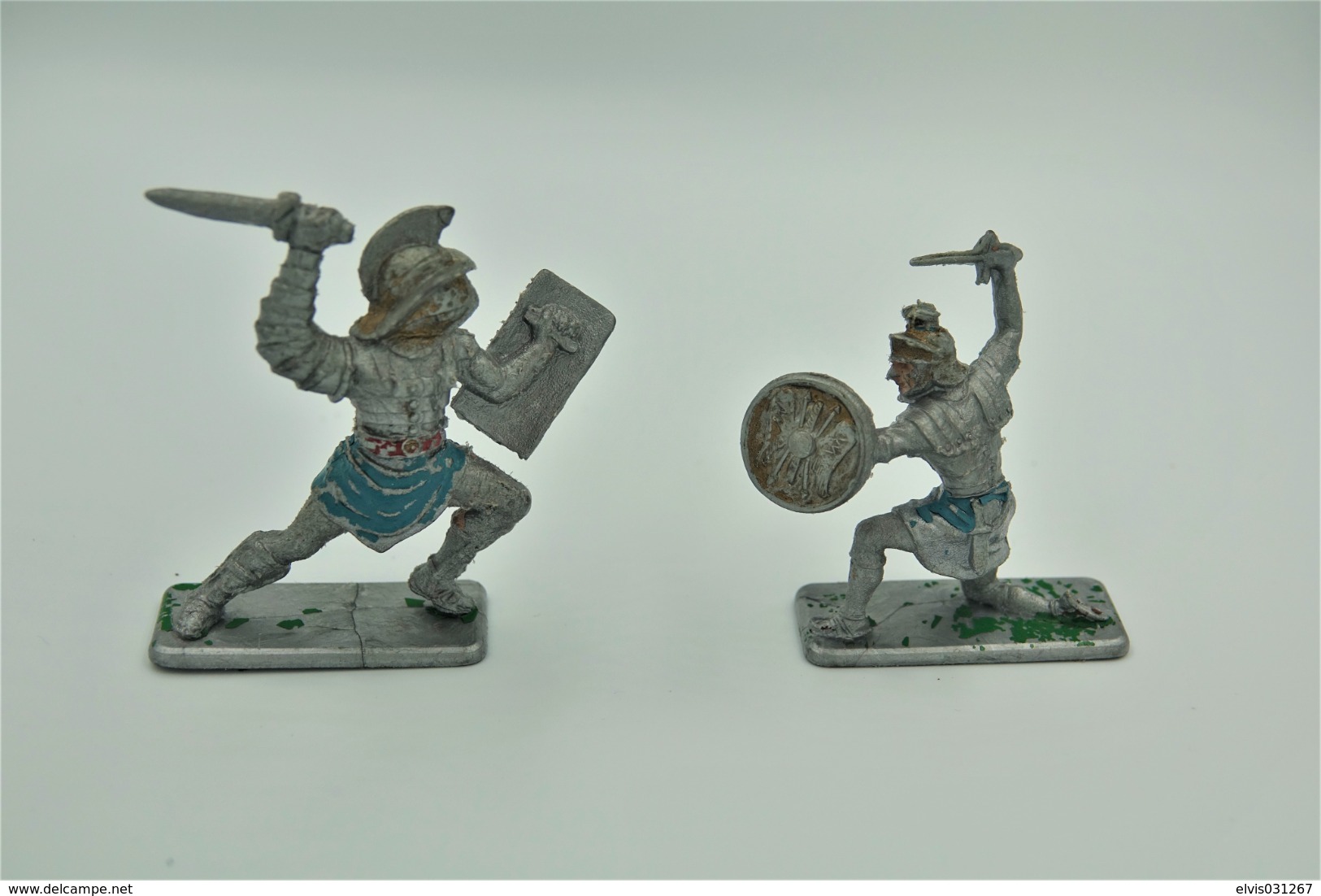 Crescent Toys Co LTD , 2 Romans / Gladiators RaRe , Made In England, Vintage, Lot - Figurines