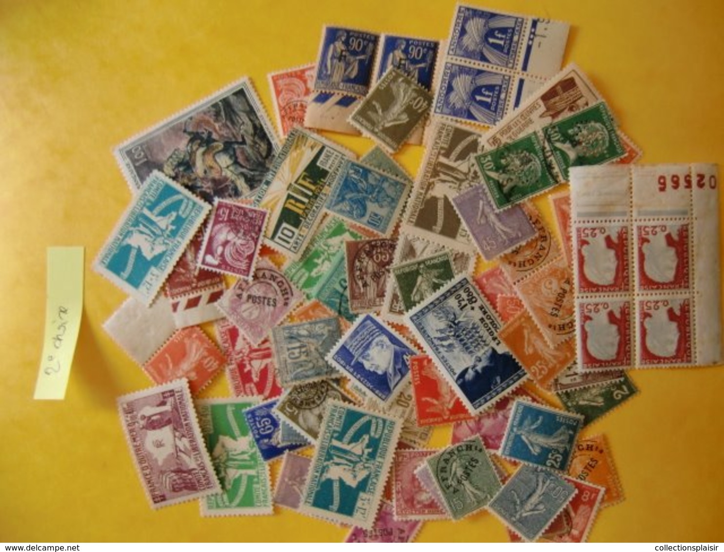 COLLECTION FRANCE ET QUELQUES COLONIES + NOMBREUX VRACS TIMBRES NEUFS + DE 2300 TIMBRES