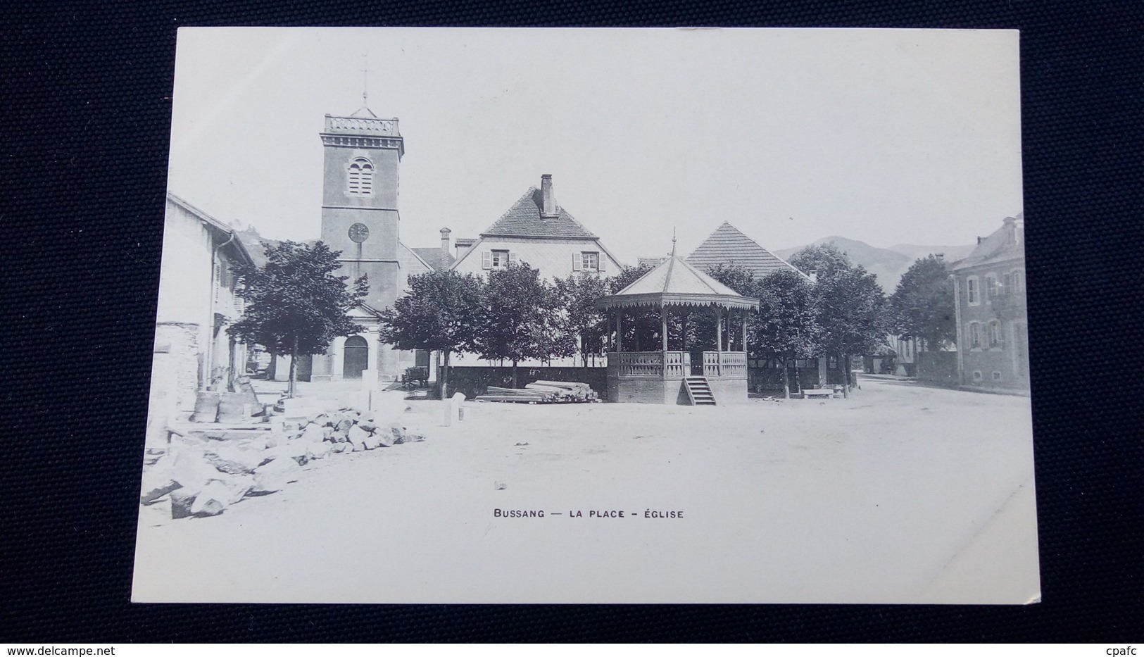 Bussang : La Place, Eglise / Carte Précurseur 1900 / Editions A. Breger - Bussang