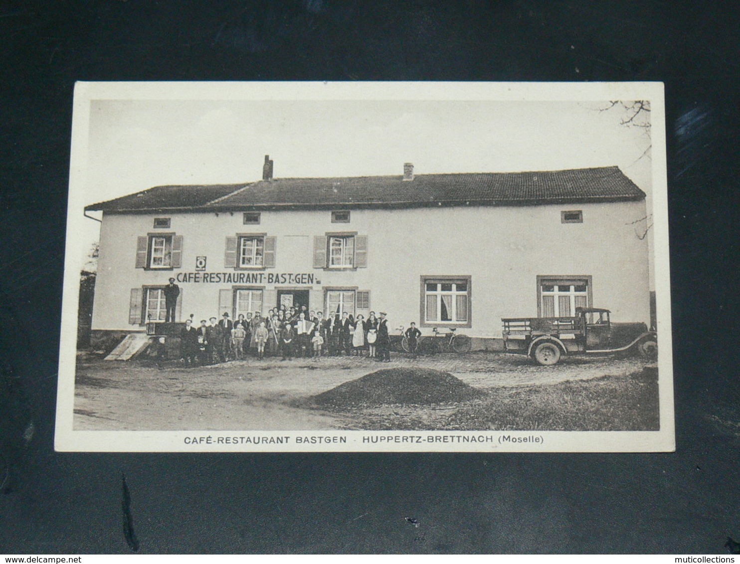 BRETTNACH -  HUPPERTZ  /  ARDT  Forbach-Boulay     1930 /  VUE  COMMERCES  CAFE RESTO "" BASTGEN ""   ....  EDITEUR - Autres & Non Classés