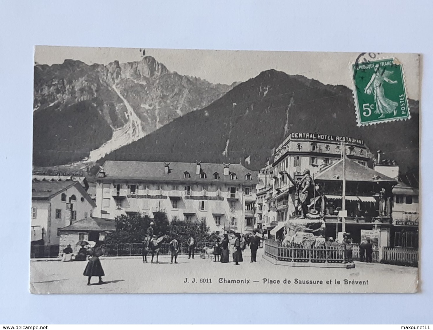 74 - Haute Savoie - Chamonix - Place De Saussure Et Le Brévent Envoyée Vers Le Raincy .. Lot22 . - Chamonix-Mont-Blanc