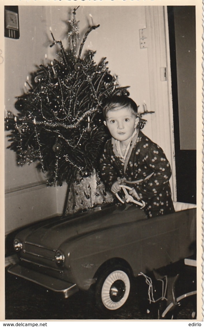 ***   Photographie  *** Format Cpa - Noél - Jouets Enfant Et Voiture à Pédales TTB - Photographie