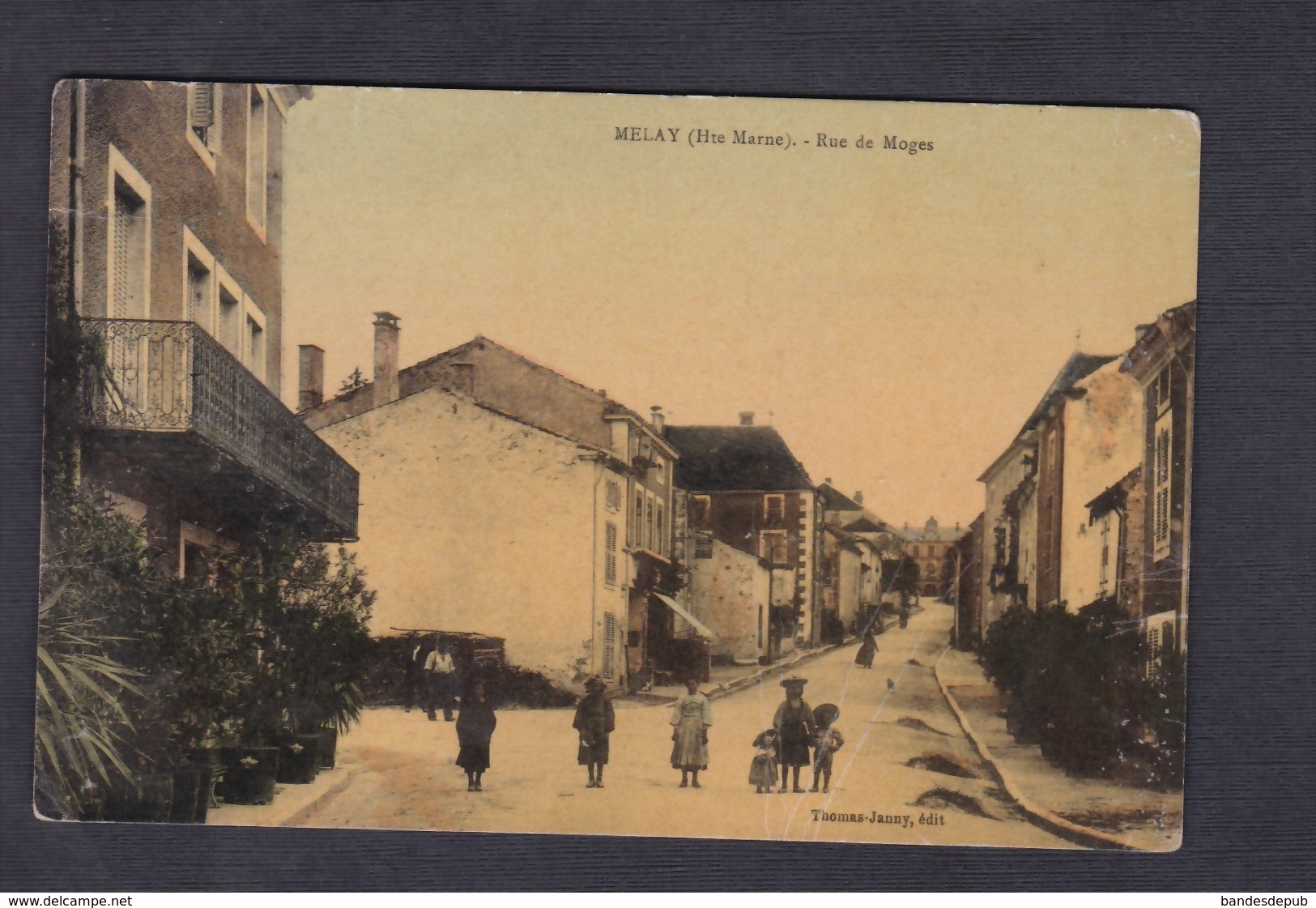 Melay (52) Rue De Moges ( Animée  Ed. Thomas Janny) - Autres & Non Classés