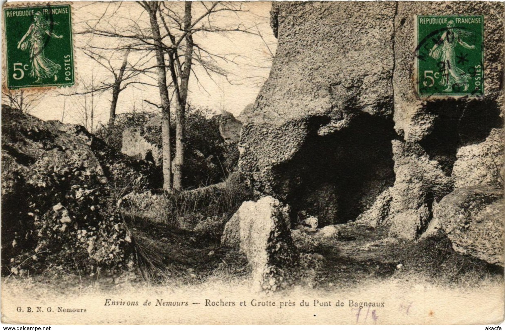 CPA Env. De NEMOURS - Rochers Et Grotte Pres Du Pont De Bagneaux (249759) - Bagneaux Sur Loing