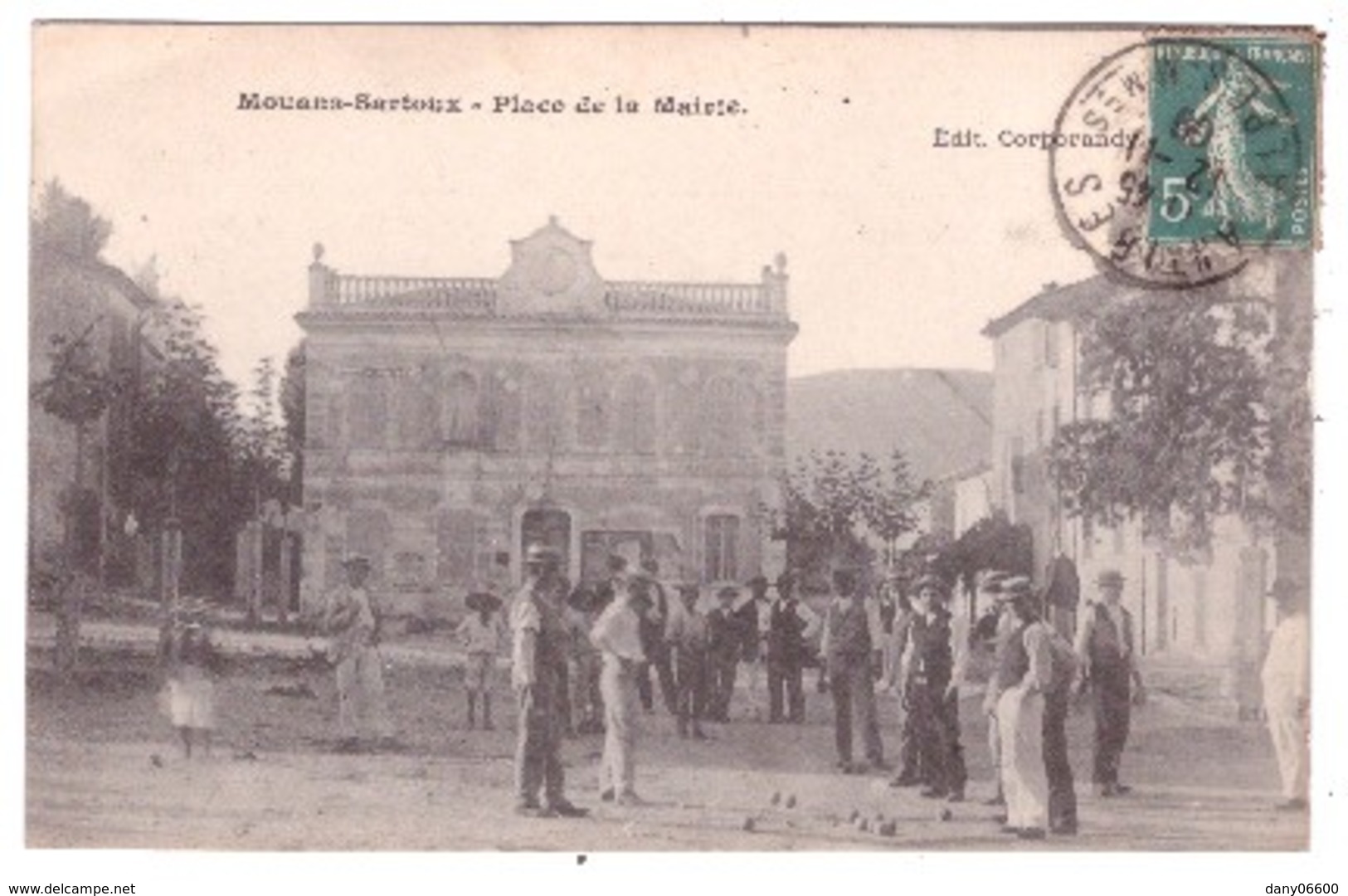 MOUANS SARTOUX - Place De La Mairie - Une Partie De Pétanque (carte Animée) - Autres & Non Classés