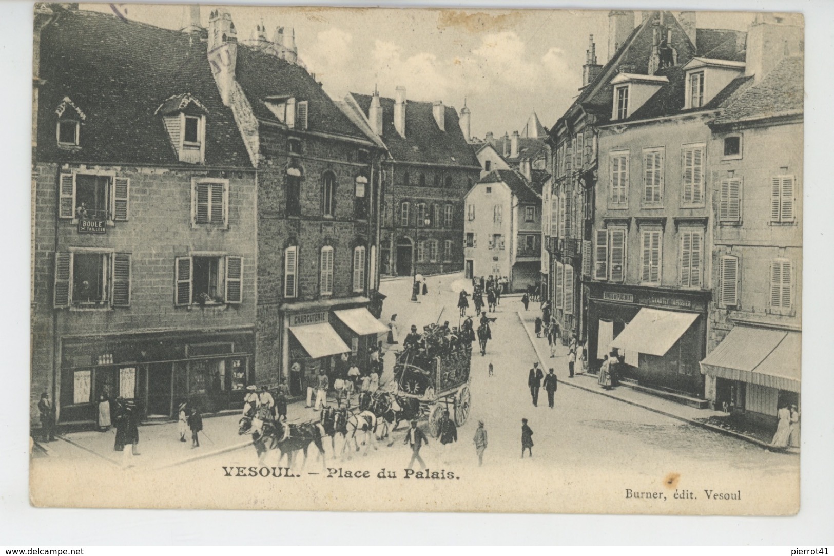 VESOUL - Place Du Palais - Vesoul