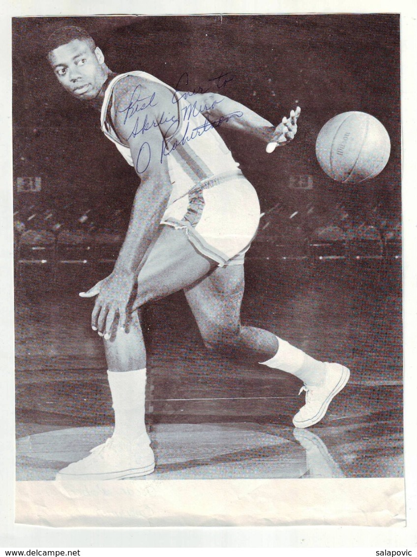 Oscar Robertson Cincinnati Royals NBA  Authograph SIGNATURE - Autogramme