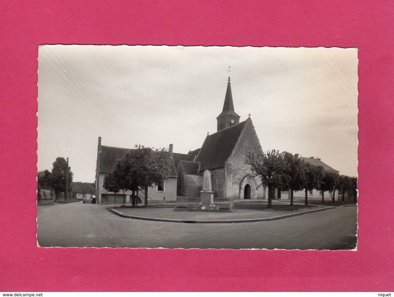 41, Loir-et-Cher, Ternay, La Place, Voiture, Monument Aux Morts, 1970, (Boutard) - Other & Unclassified