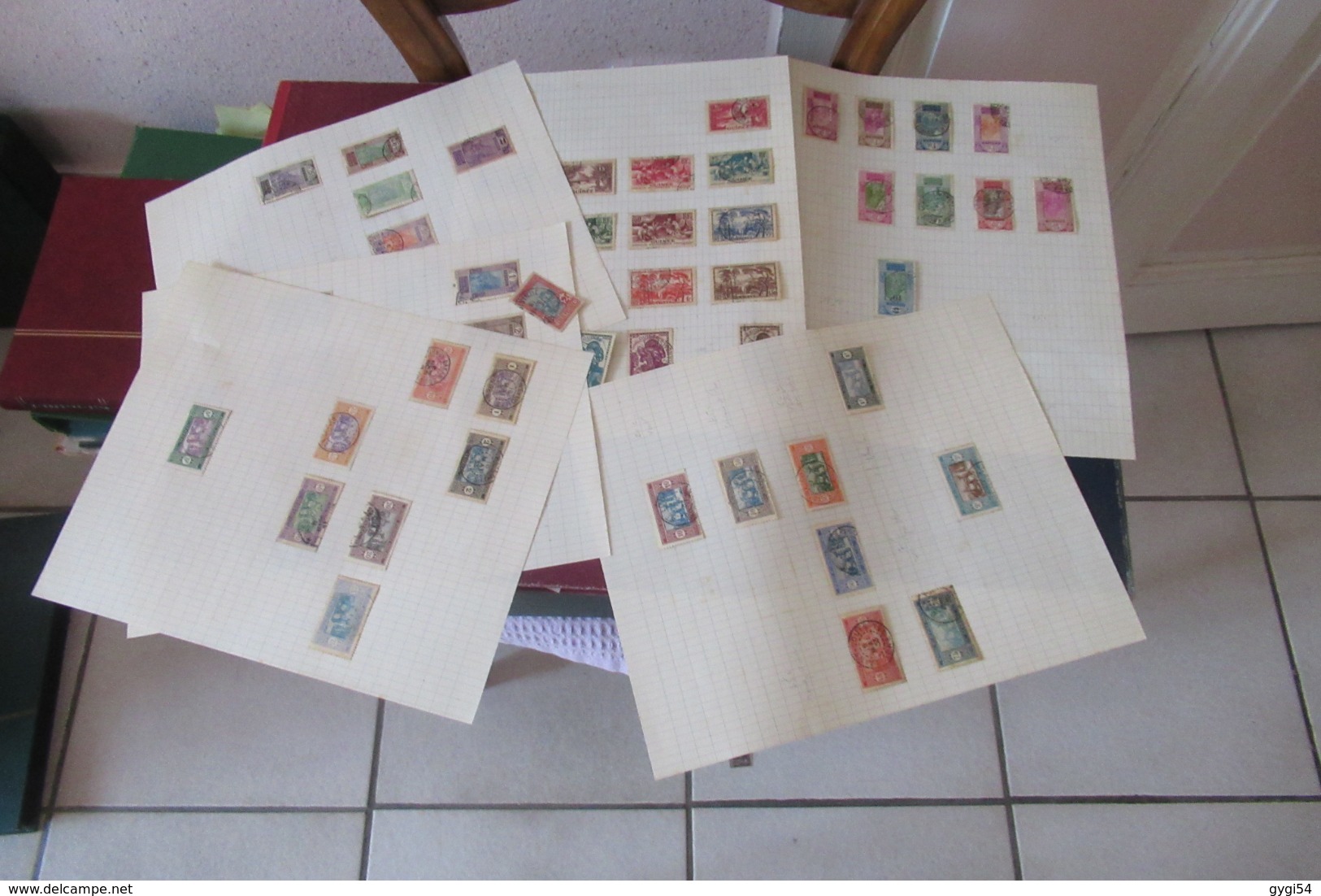 VRAC  France , Classeur à Bandes Des  Colonies  Et Divers  Scans - Vrac (min 1000 Timbres)