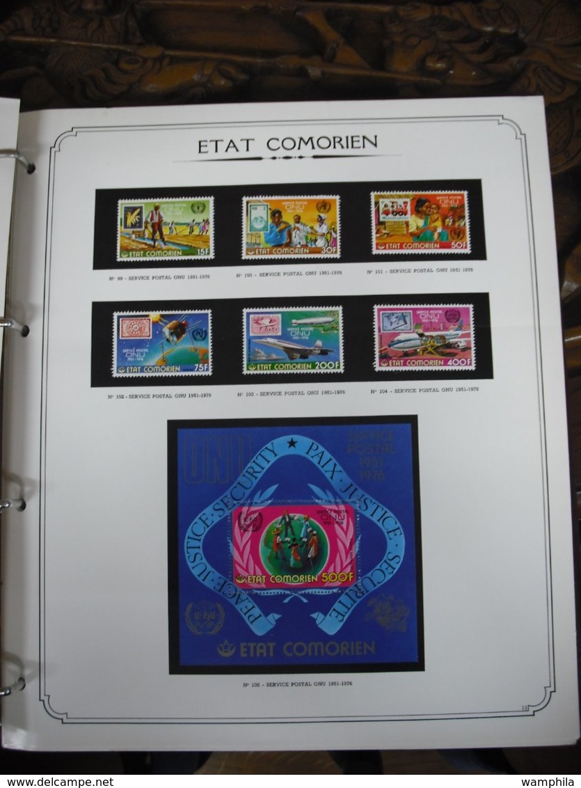 Etat comorien.Collection avec charnieres en album  complet des origines 1975  à 1980 superbe.