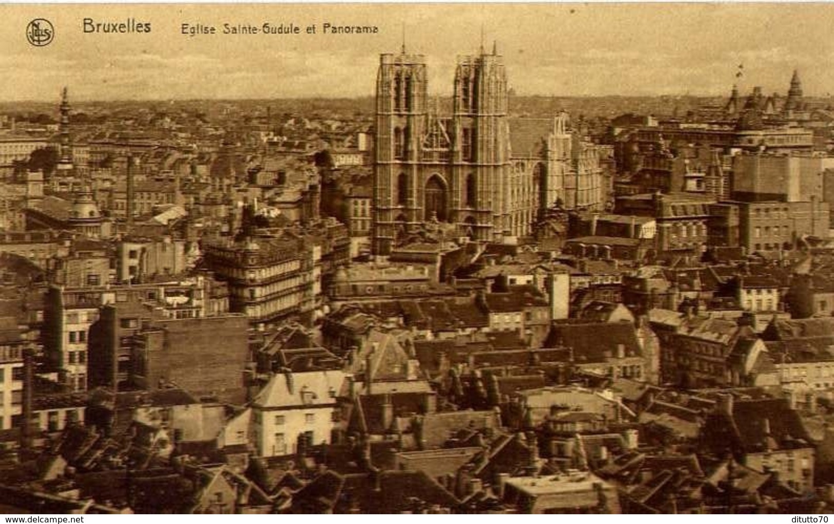 Bruxelles - Peglise Sainte Gudule Et Panorama - Formato Piccolo Non Viaggiata – E 13 - Altri & Non Classificati