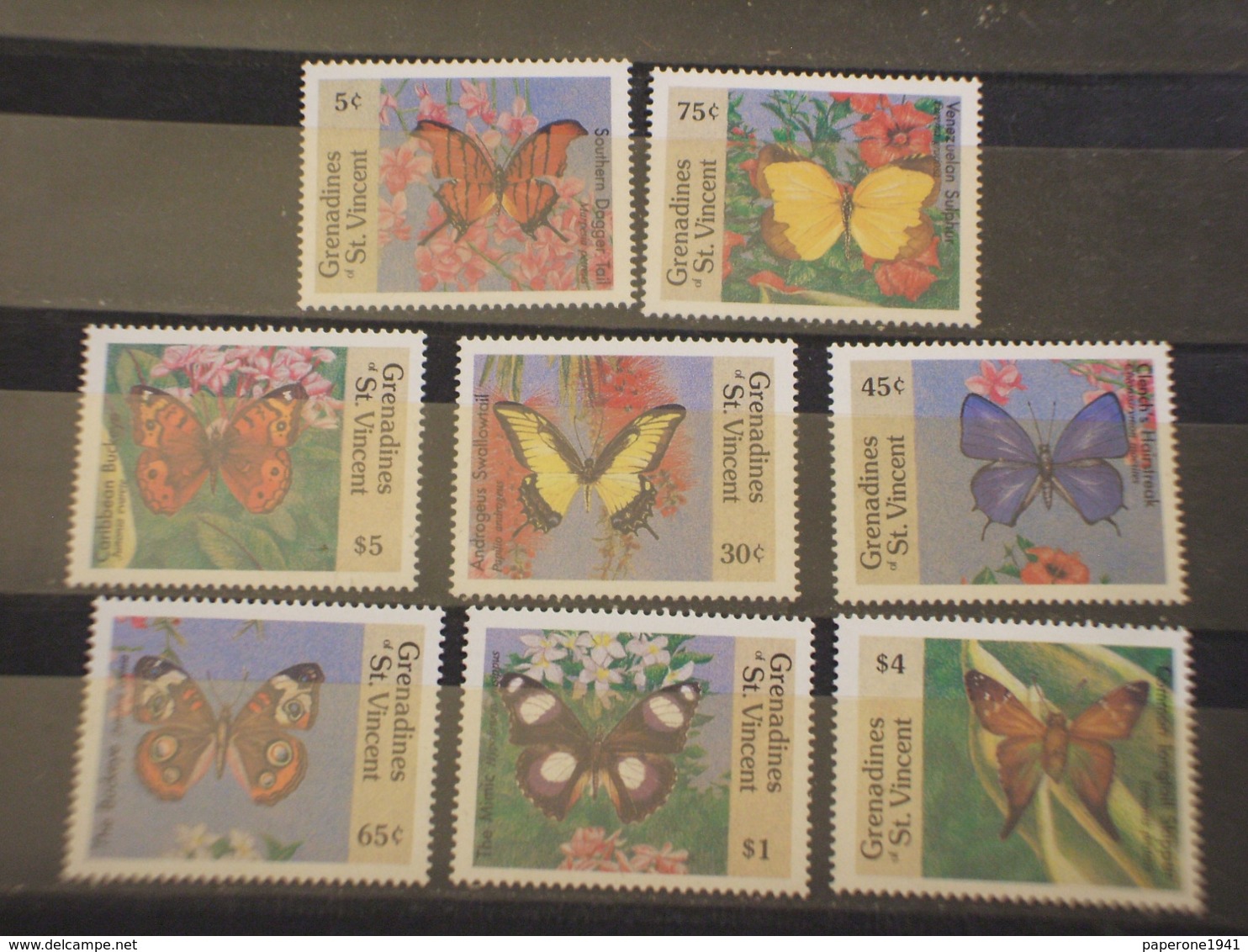 GRENADINES ST. VINCENT - 1989 FARFALLE 4 + 4 VALORI - NUOVI(++) - St.Vincent E Grenadine