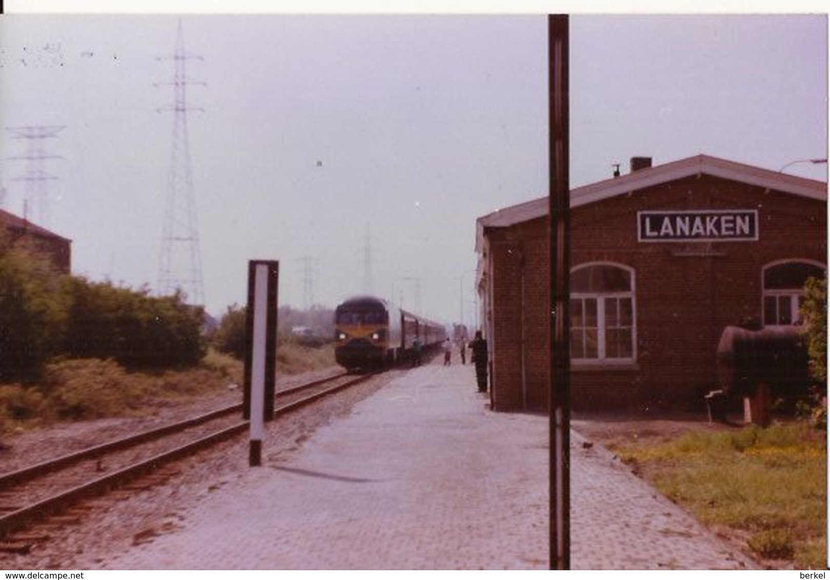 LANAKEN STATION MET TREIN NAAR MAASTRICHT 1990  662 - Lanaken