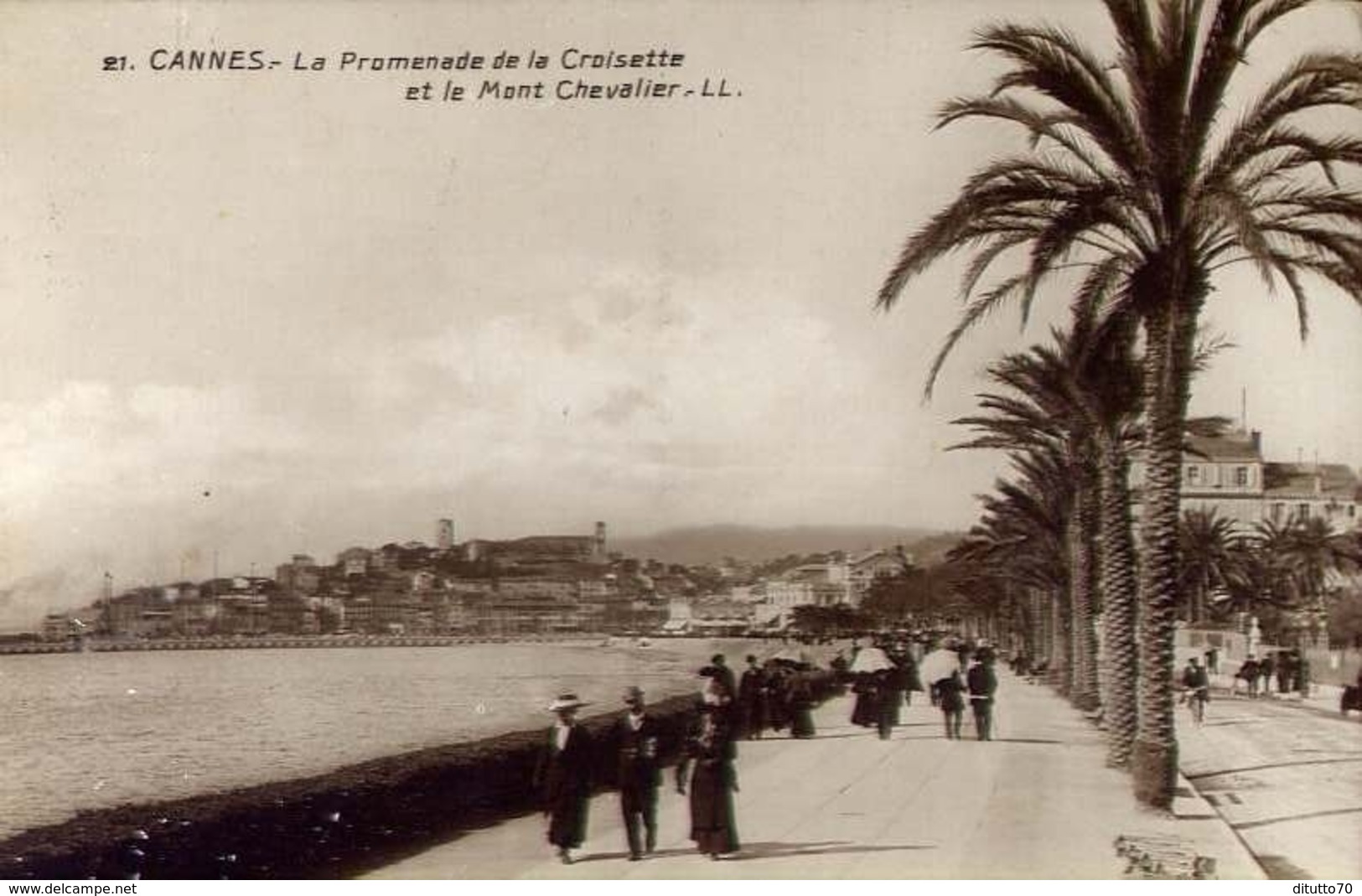 Cannes - La Promenade De La Croisette Et Le Mont Chevalier - Formato Piccolo Viaggiata Mancante Di Affrancatura – E 13 - Cannes