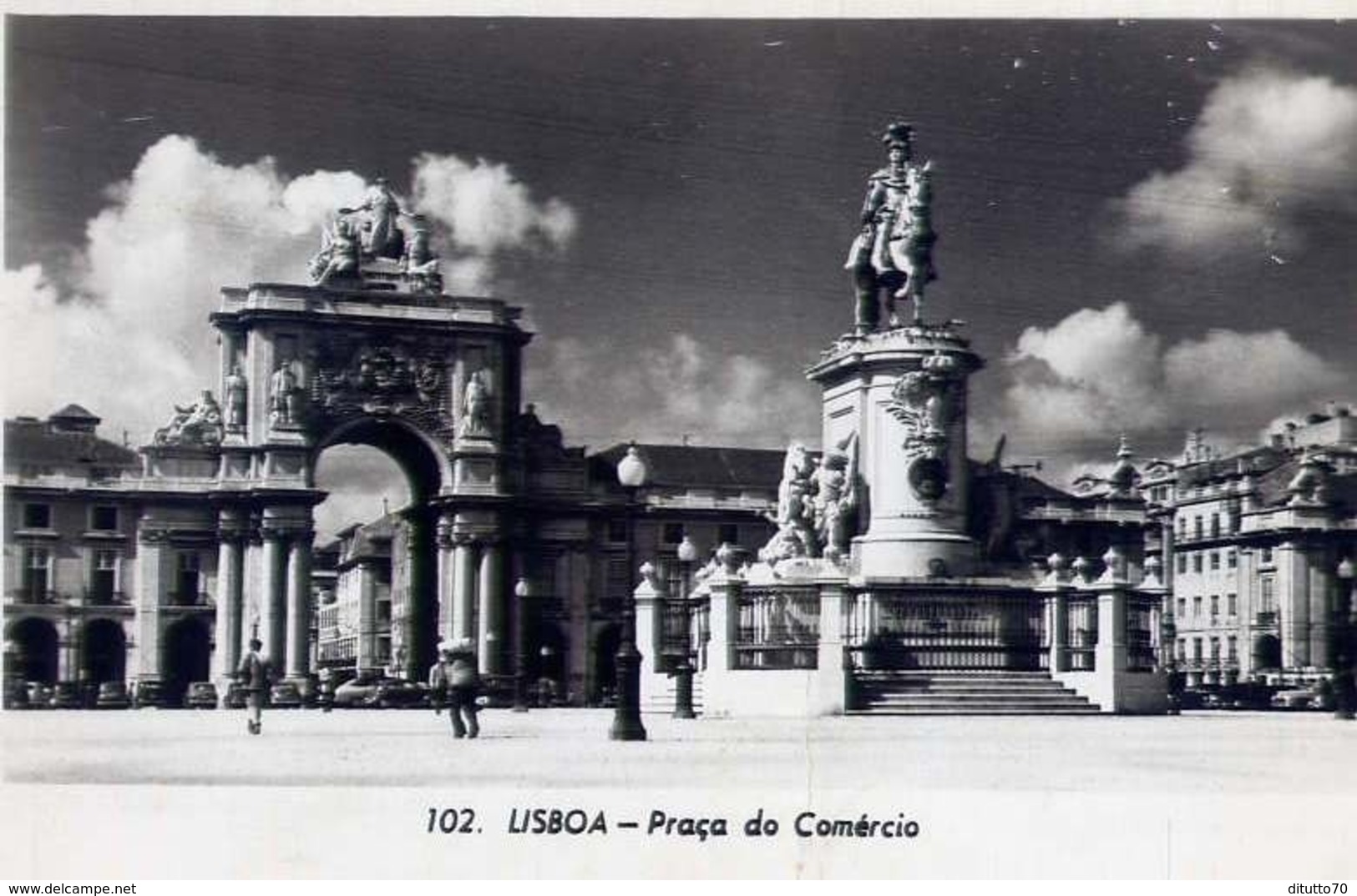 Lisboa - Praca Do Comercio - Formato Piccolo Viaggiata – E 13 - Altri & Non Classificati