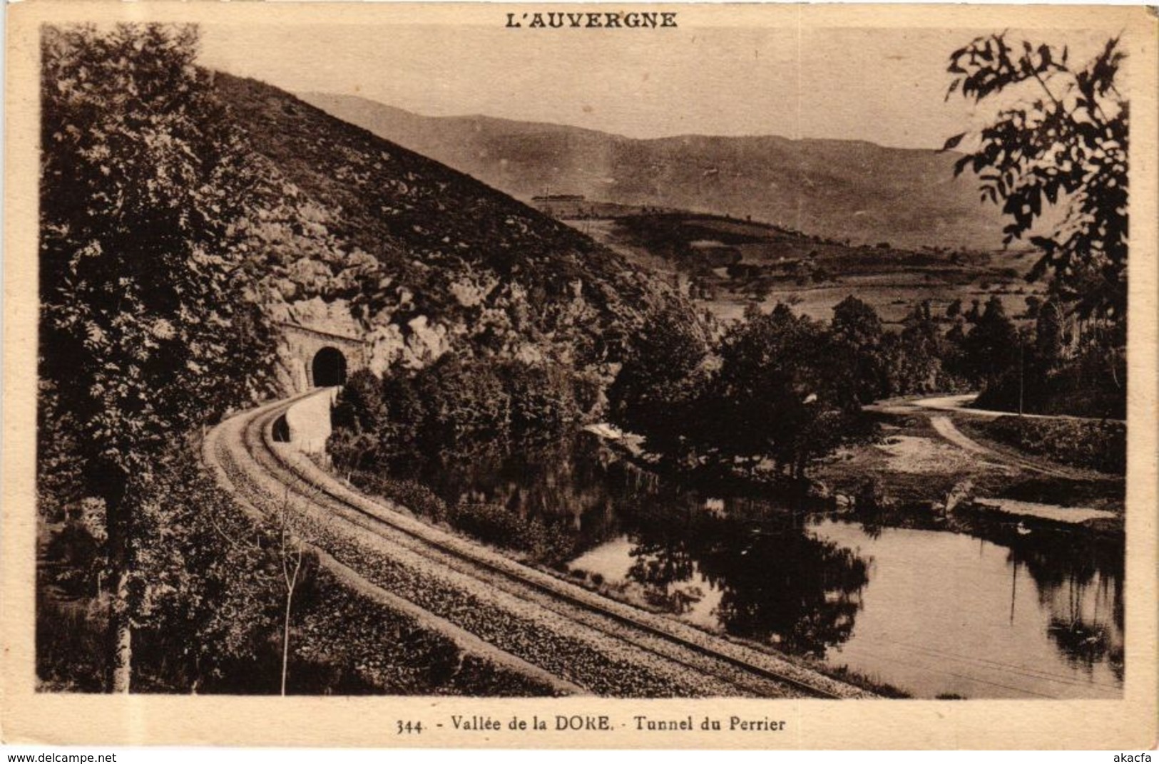 CPA L'Auvergne - Vallée De La DORE - Tunnel Du Perrier (244685) - Autres & Non Classés