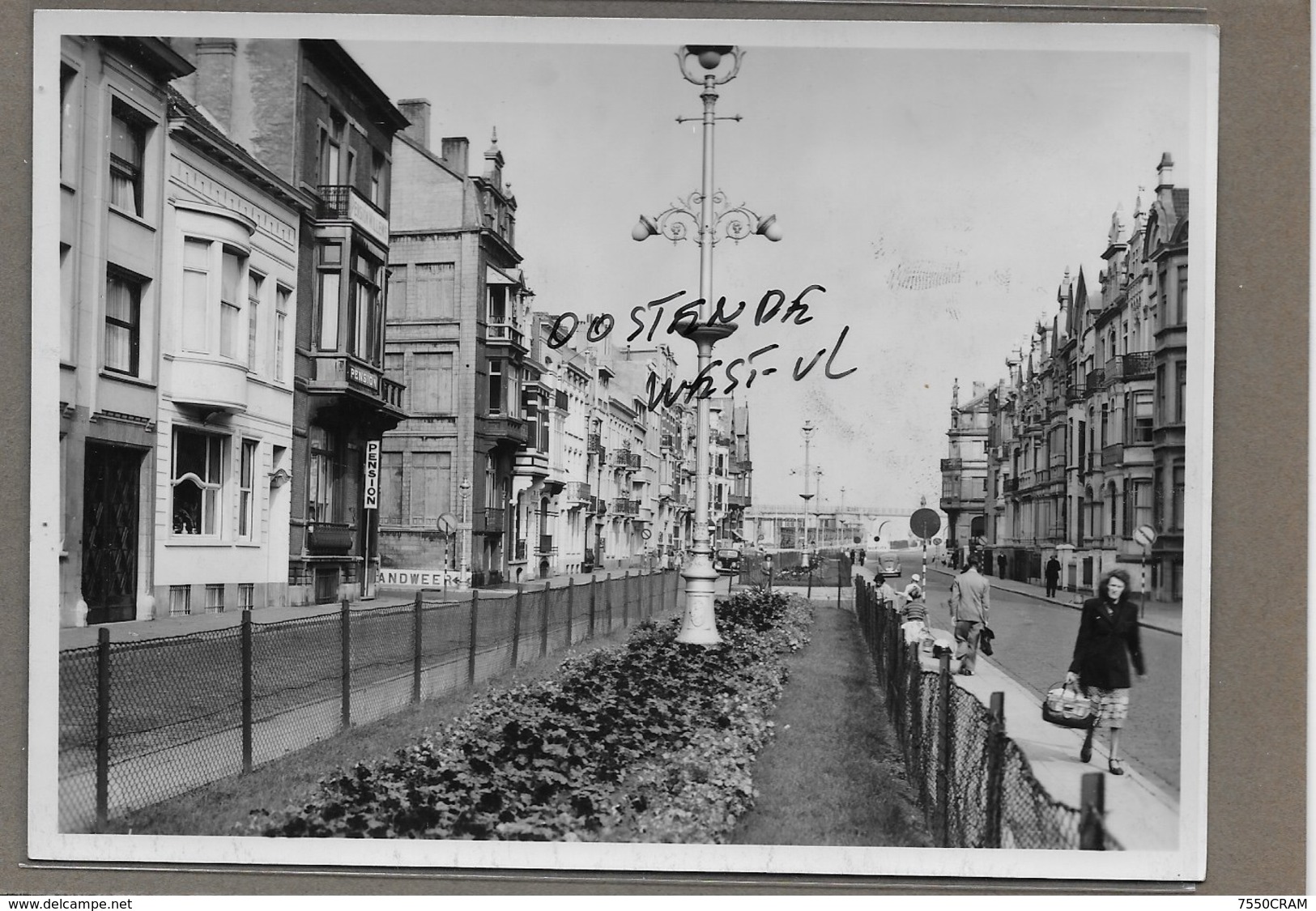 OOSTENDE : -1952- -GEEN POSTKAART-MAAR MOEDERFOTO VAN 16CM OP 11,30 CM-MAISON ERN,THILL - Oostende