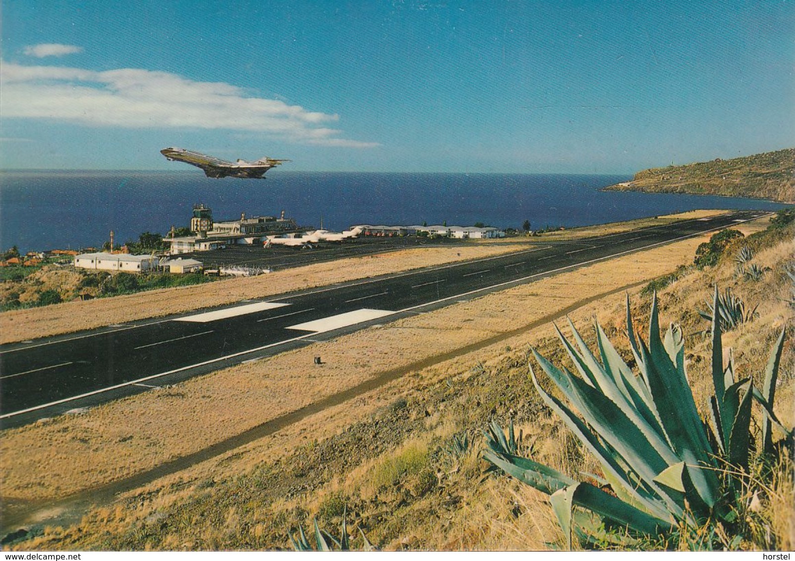 Portugal - Madeira - Santa Cruz - Airport Santa Catarina - Airplane Starting - Madeira