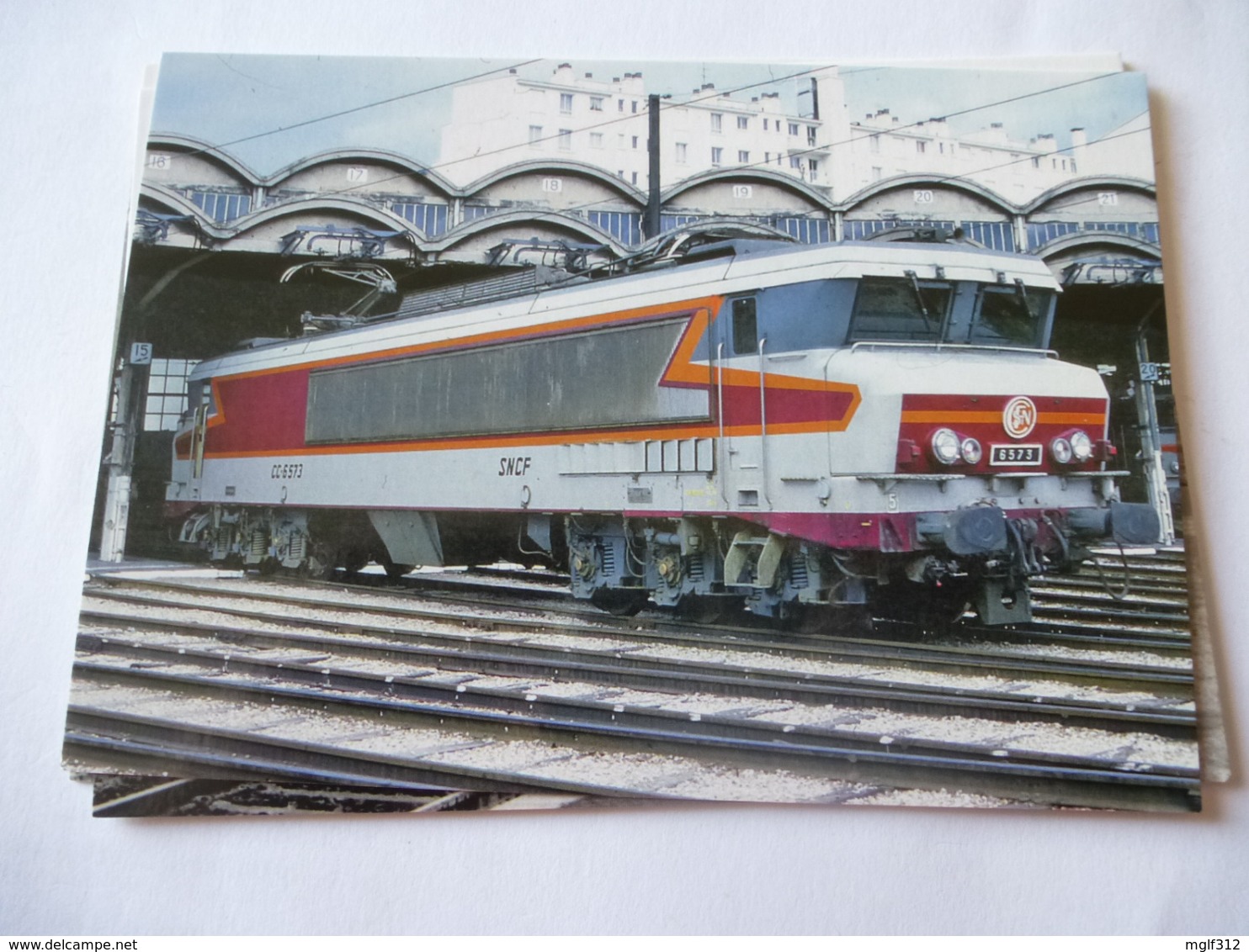 PARIS-CHAROLAIS (75) : LOCO CC 6573 Au Dépôt En 1982 - Trains