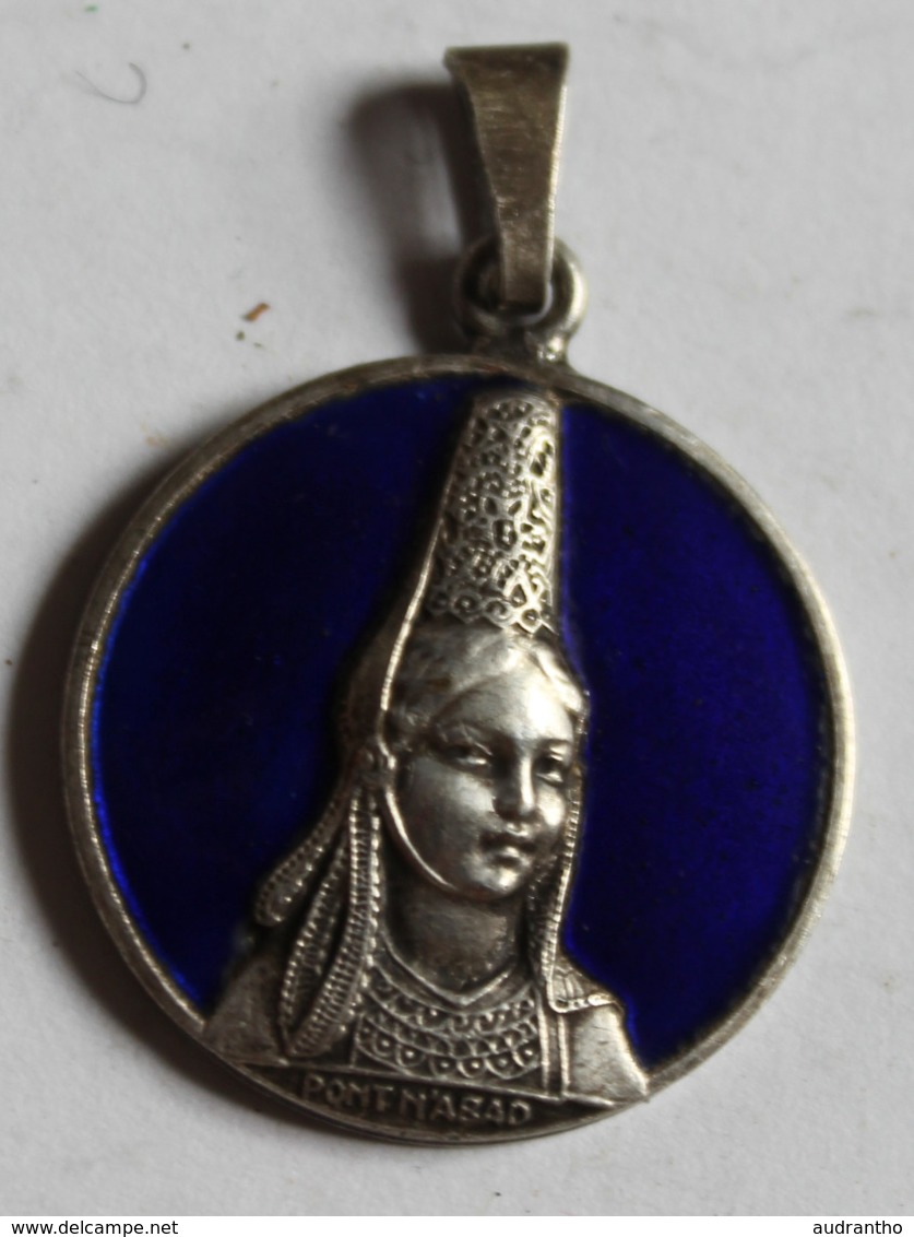 Beau Pendentif Ancien Tête Femme Bretonne Coiffe De Pont L'abbée Bigoudène Pont N'Abad Bijou Ancien - Pendentifs