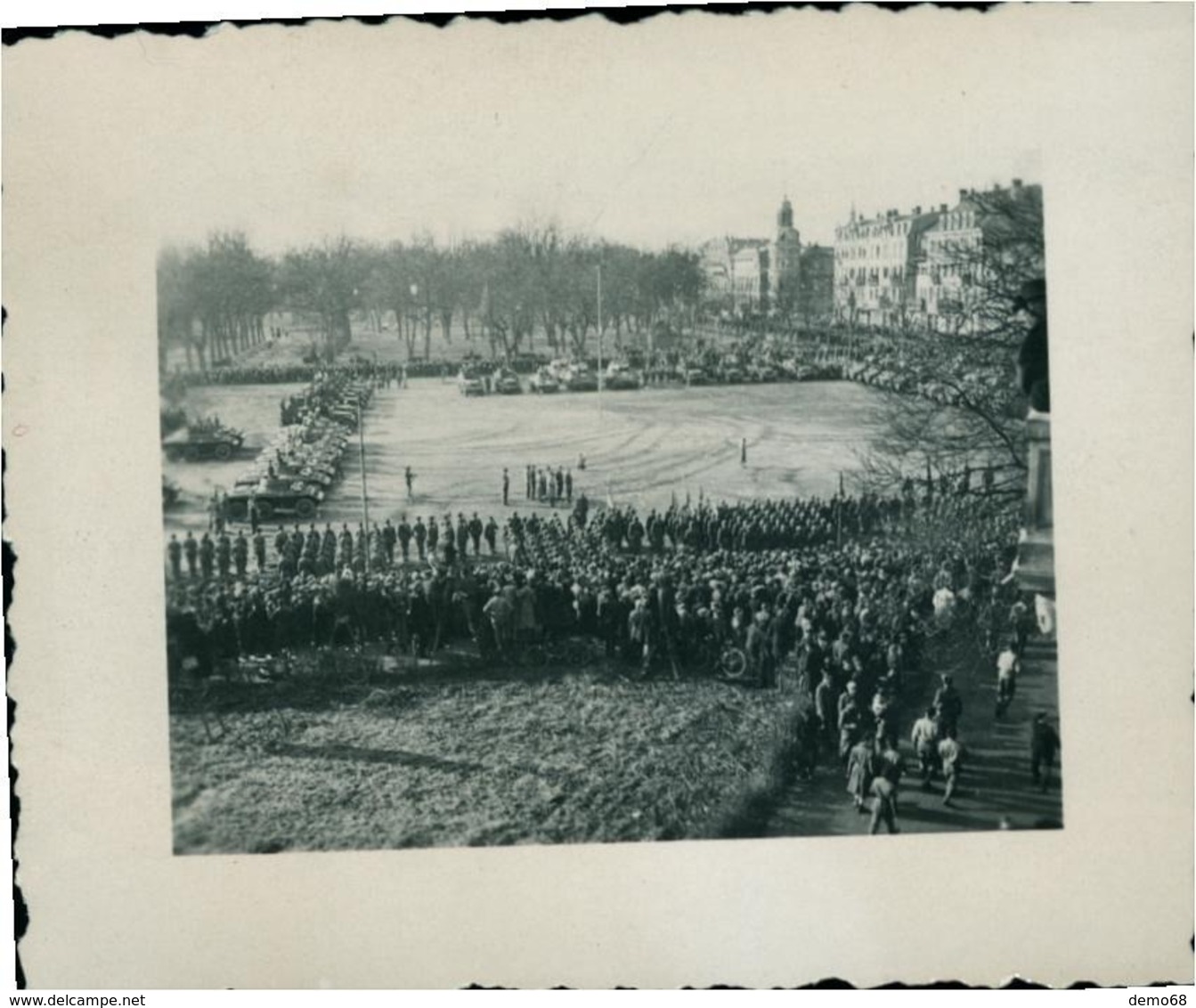 COLMAR  Place Rapp Lors De La Libération Petite Photo 6x7cm - Non Classificati