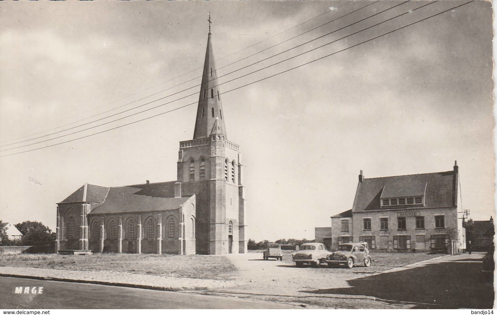 Oye Plage - L'église Et La Mairie   - Cpsm Petit Format  - Scan Recto-versp - Oye Plage