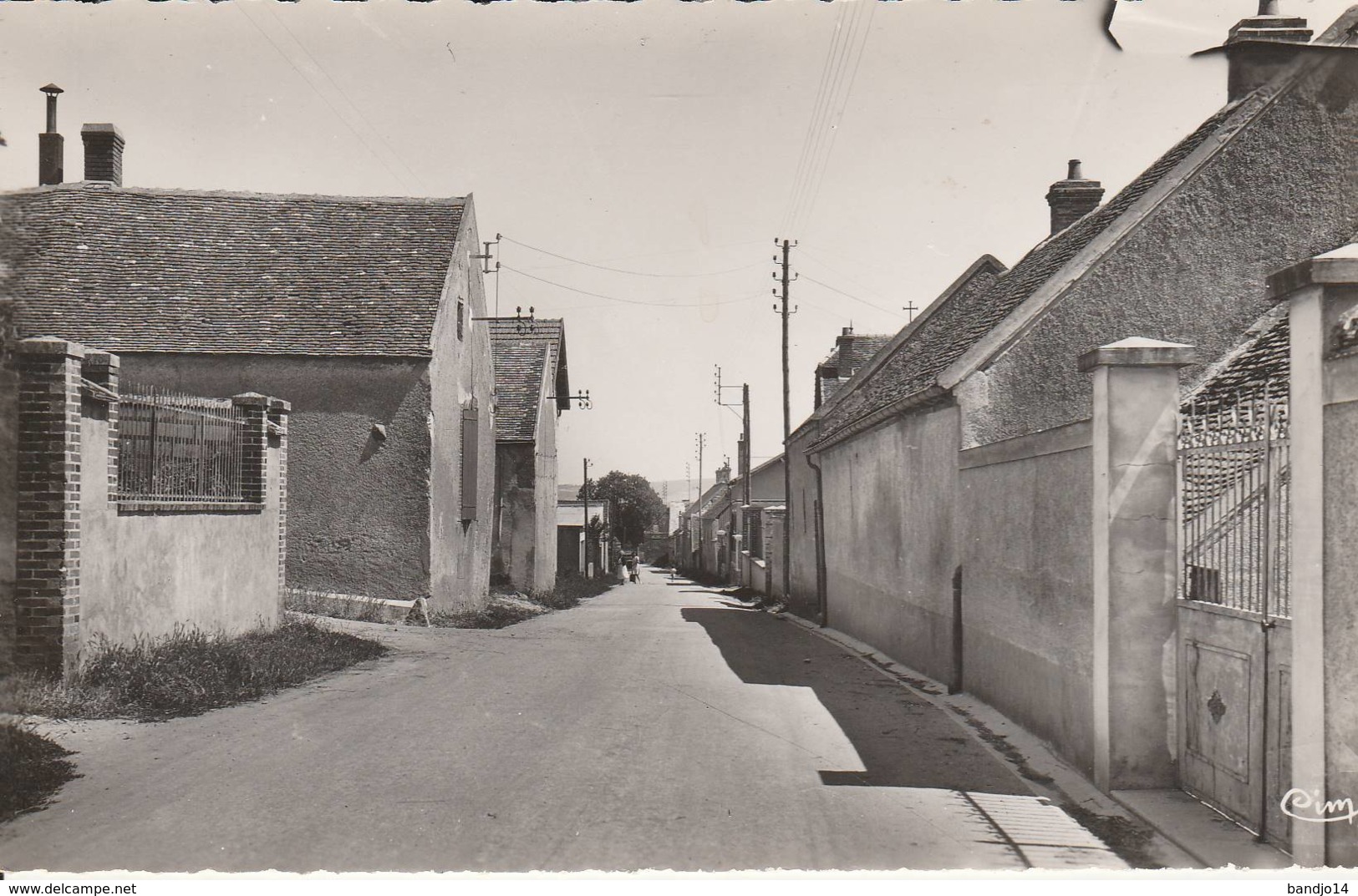 Saint Martin Du Tertre - La Grande Rue ( Vue Rare)- Cpsm Petit Format  - Scan Recto-versp - Saint Martin Du Tertre