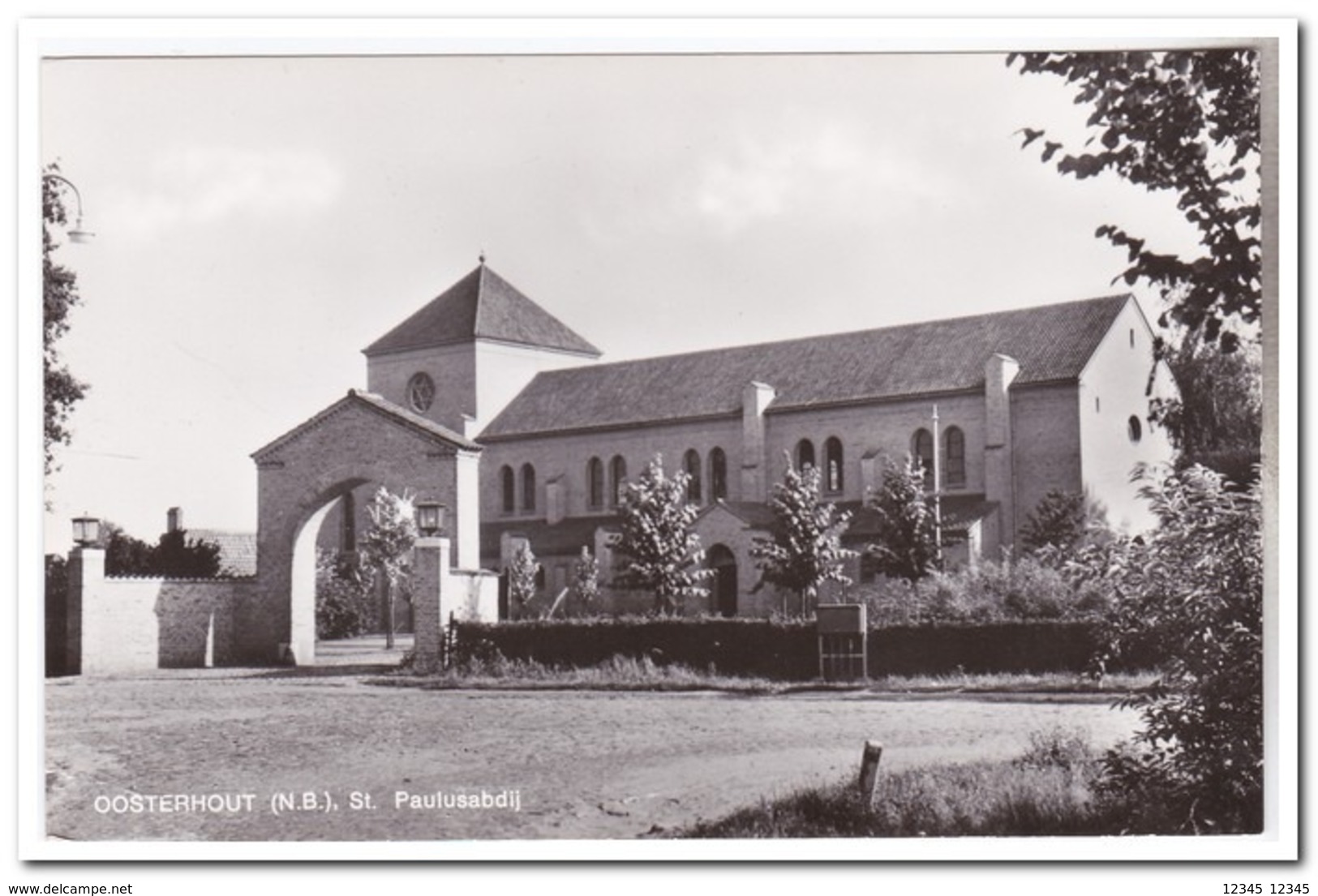 Oosterhout, St. Paulusabdij ( Linker Benedenhoek Geknikt ) - Oosterhout