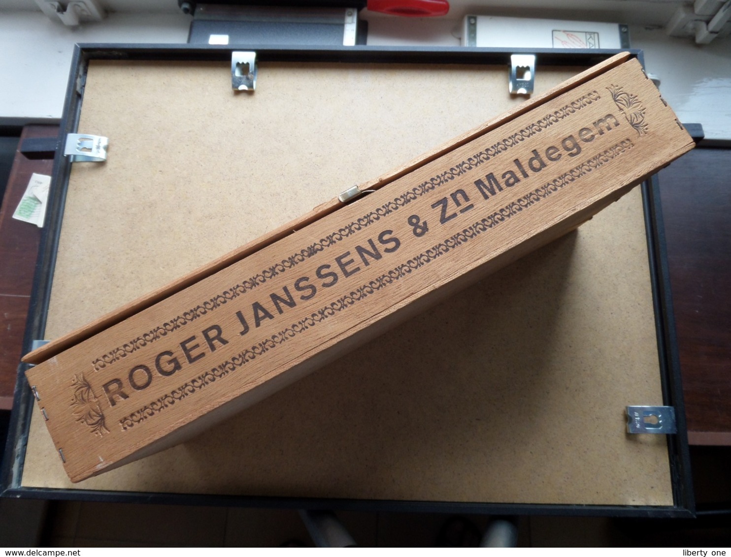 ODOR - ROGER JANSSENS & Zn MALDEGEM ( Formaat > 13 X 29,5 X 5 Cm.) ! - Bodegas Para Puros (vacios)