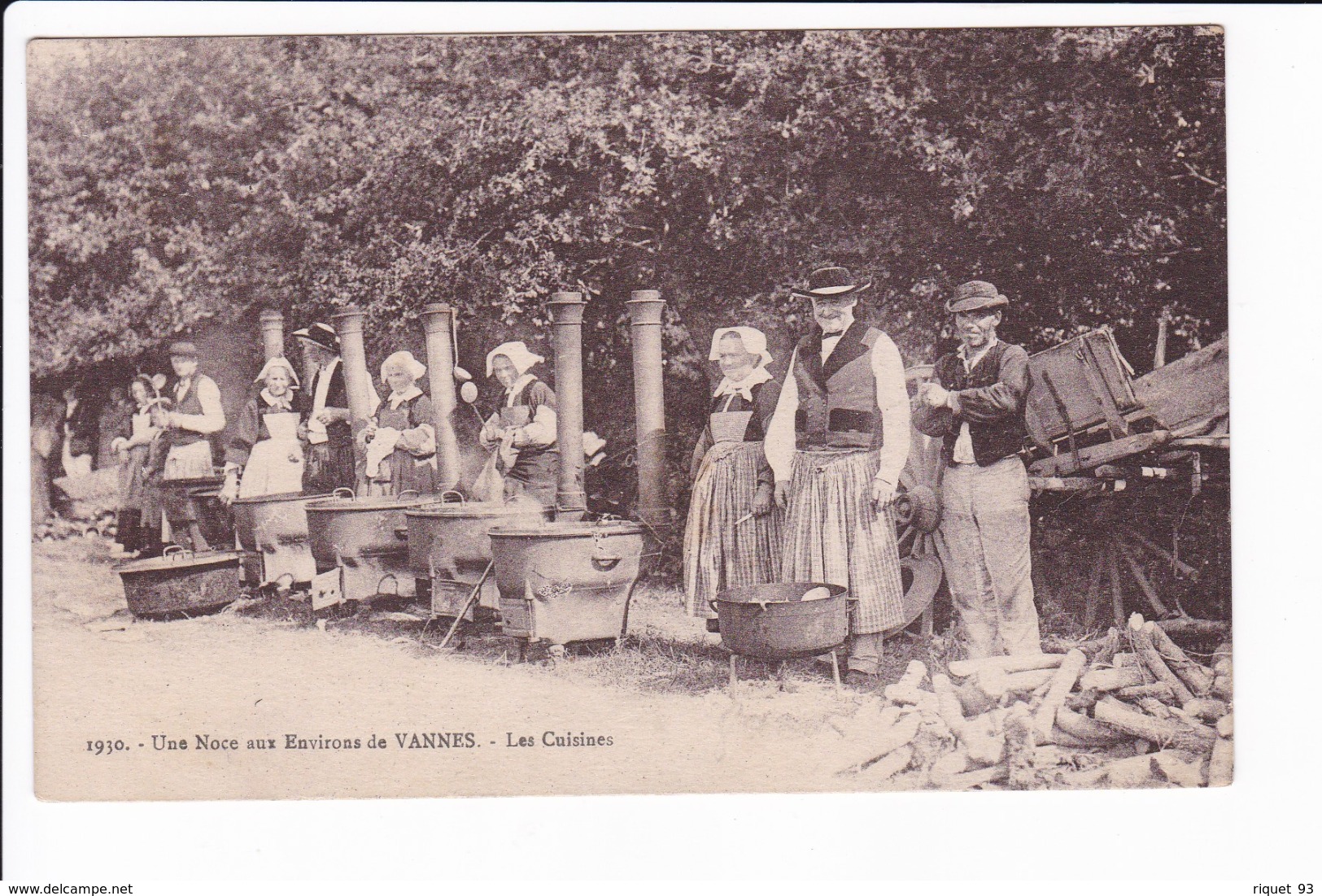 1930 - Une Noce Aux Environs De VANNES. Les Cuisines (beau Plan) - Other & Unclassified