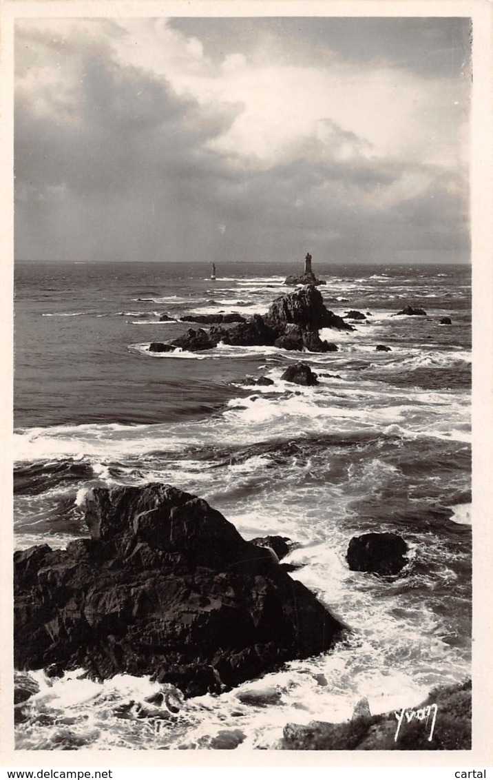 29 - POINTE DU RAZ - Rochers Prolongeant L'éperon Du Raz - Plogoff