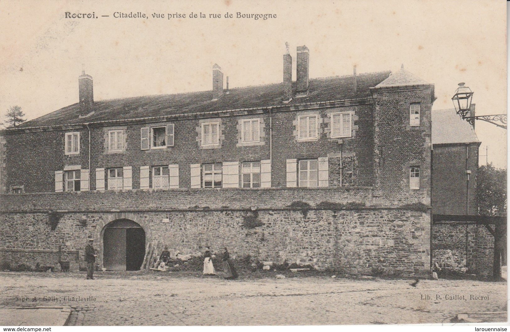 08 - ROCROI - Citadelle, Vue Prise De La Rue De Bourgogne - Autres & Non Classés