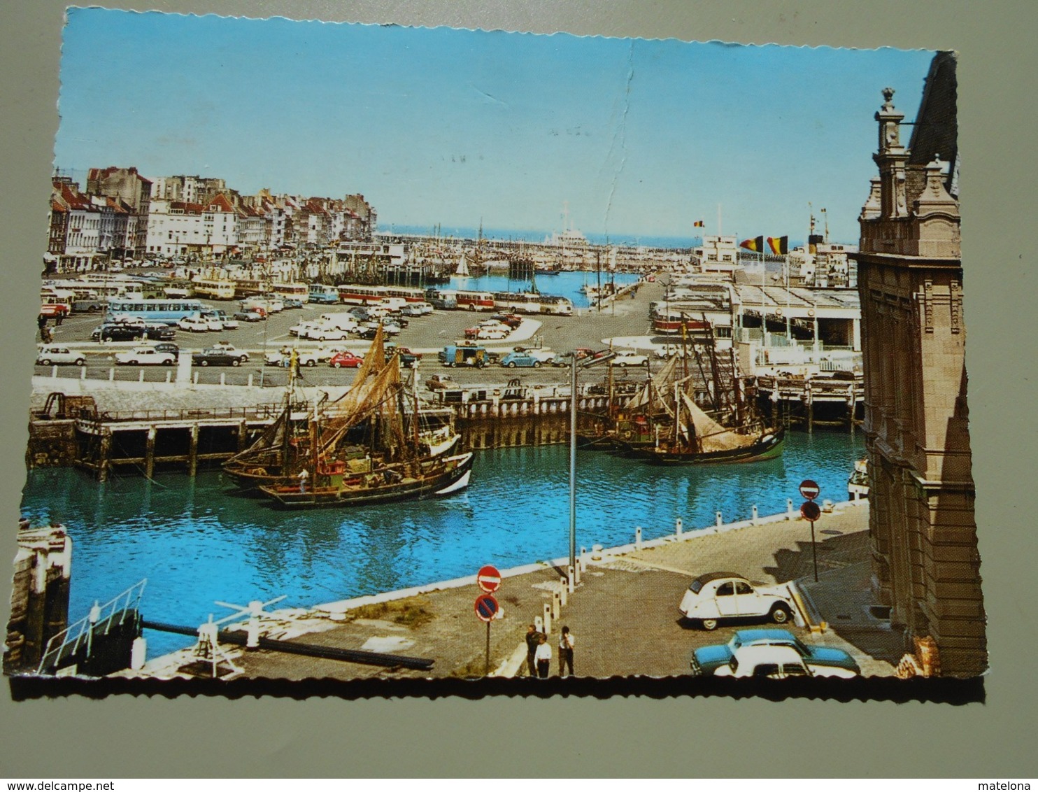 BELGIQUE FLANDRE OCCIDENTALE OOSTENDE OSTENDE PORT DES PECHEURS VOITURE 2 CV CITROEN - Oostende