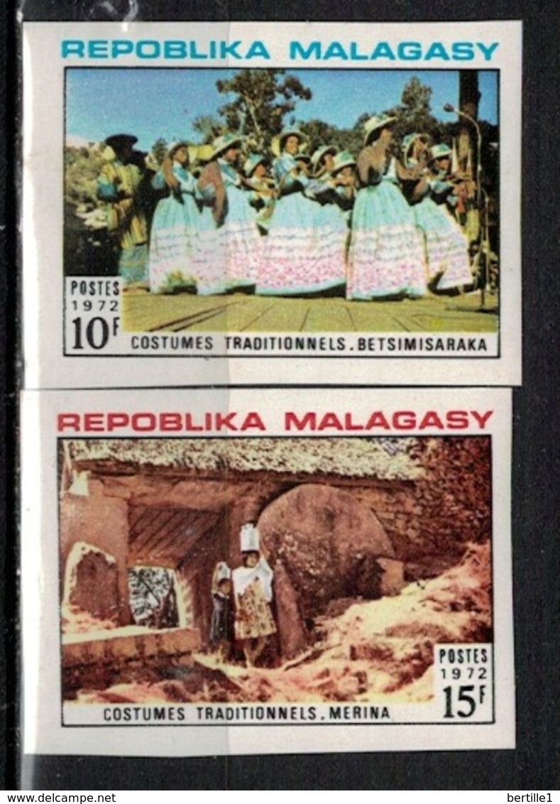 MADAGASCAR                N°     YVERT    513/14      NON DENTELE             ( Neuf  4/16  ) - Madagascar (1960-...)