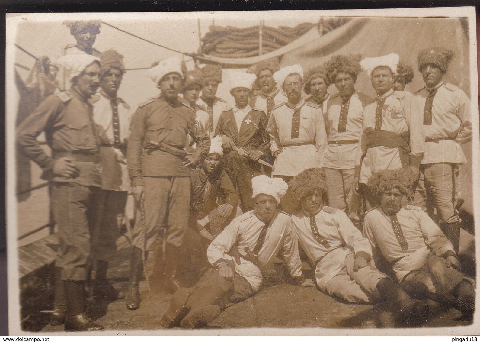 Au Plus Rapide Militaire Turquie ? Arménie ? Russie Médaille Décoration Poignard Couteau - Guerra, Militari