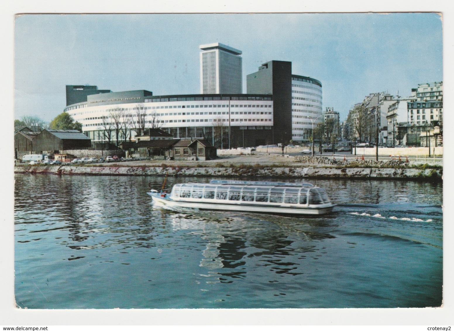 75 Paris N°71 La Maison De La Radio En 1968 Bateau Mouche - Autres Monuments, édifices