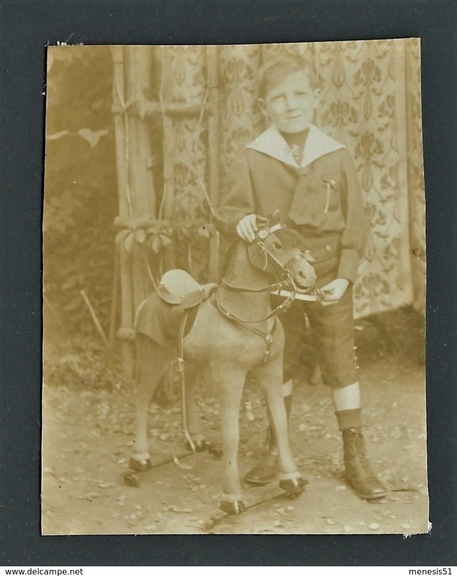 Photo Ancienne Real Foto Petit Garçon Kid Child Avec Son Cheval De Bois Wooden Horse Jeu Jouet Toy Fin 1800 - Autres & Non Classés