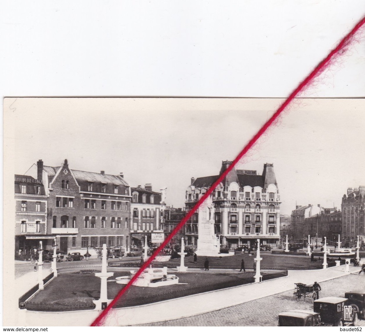 CP 62 -   ARRAS   -    Place Maréchal Foch Et Les Hôtels - Arras