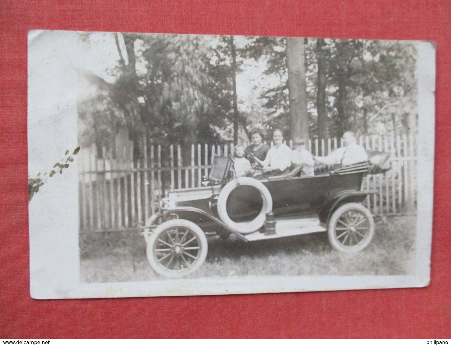 RPPC   Family In Classic Auto   Ref 3639 - Voitures De Tourisme